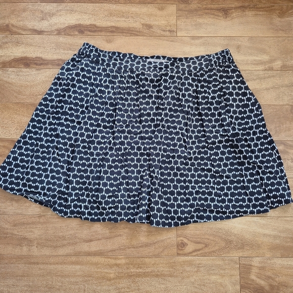 Banana Republic Women’s Black White Print Pleated Skirt – Size 6 - Picture 1 of 4